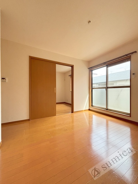 居室・リビング　日当たりのいいお部屋です♪