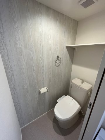 トイレ　温水洗浄便座付き※205号室の写真です