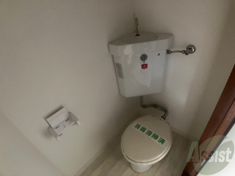 トイレ　こちらはトイレです。清潔感があり、安心して使用できます。