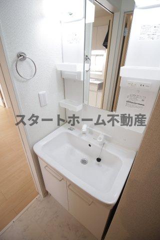洗面設備　使いやすい洗面所です