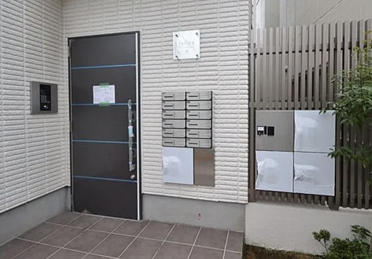 エントランス　弊社は都内全域の物件をご紹介可能です！