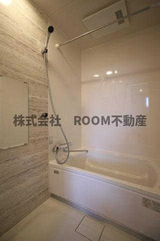 バス・シャワールーム　コンパクトで使いやすいお風呂です