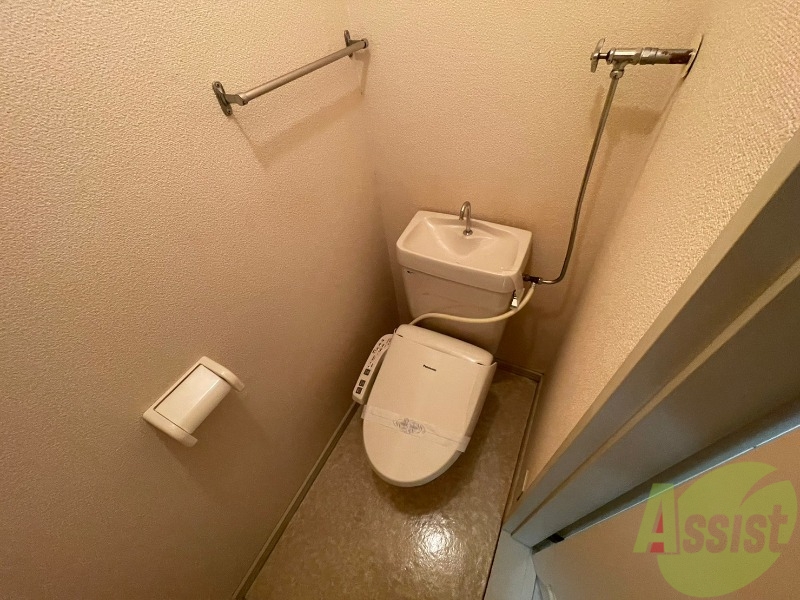 トイレ　トイレです。ウォシュレット付を探している方、おすすめです。