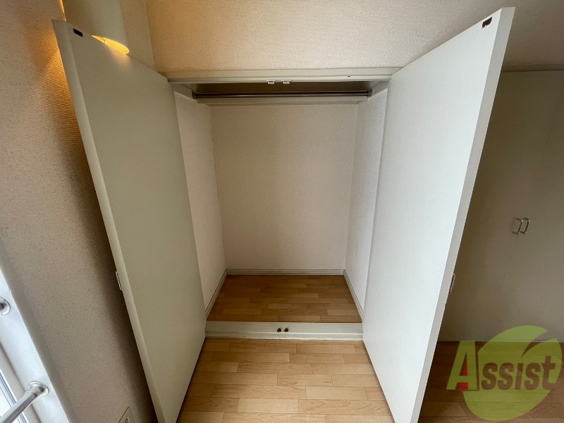 収納　寝室の収納です。部屋がすっきり片付きます。