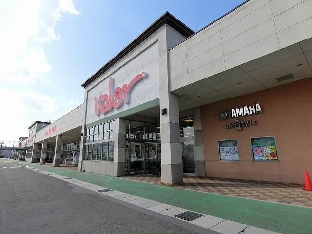 スーパー　バロー垂井店（スーパー）まで562m