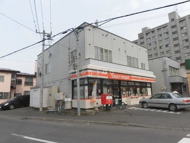 コンビニ　セイコーマート（コンビニ）まで843m