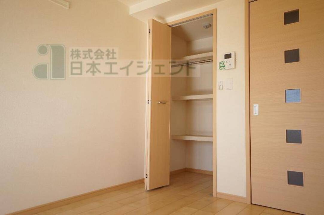 収納　クローゼット