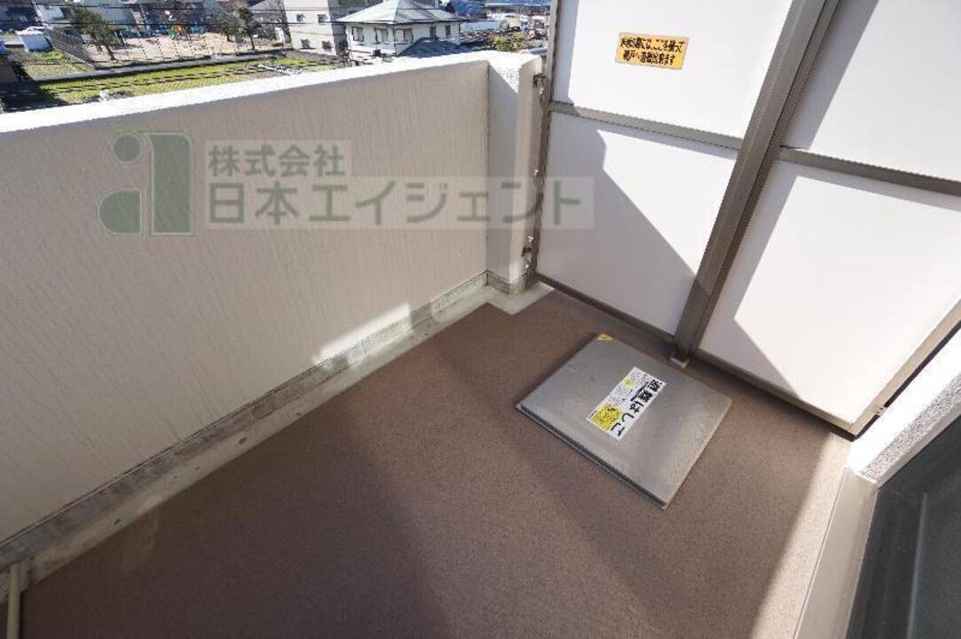 バルコニー　バルコニー