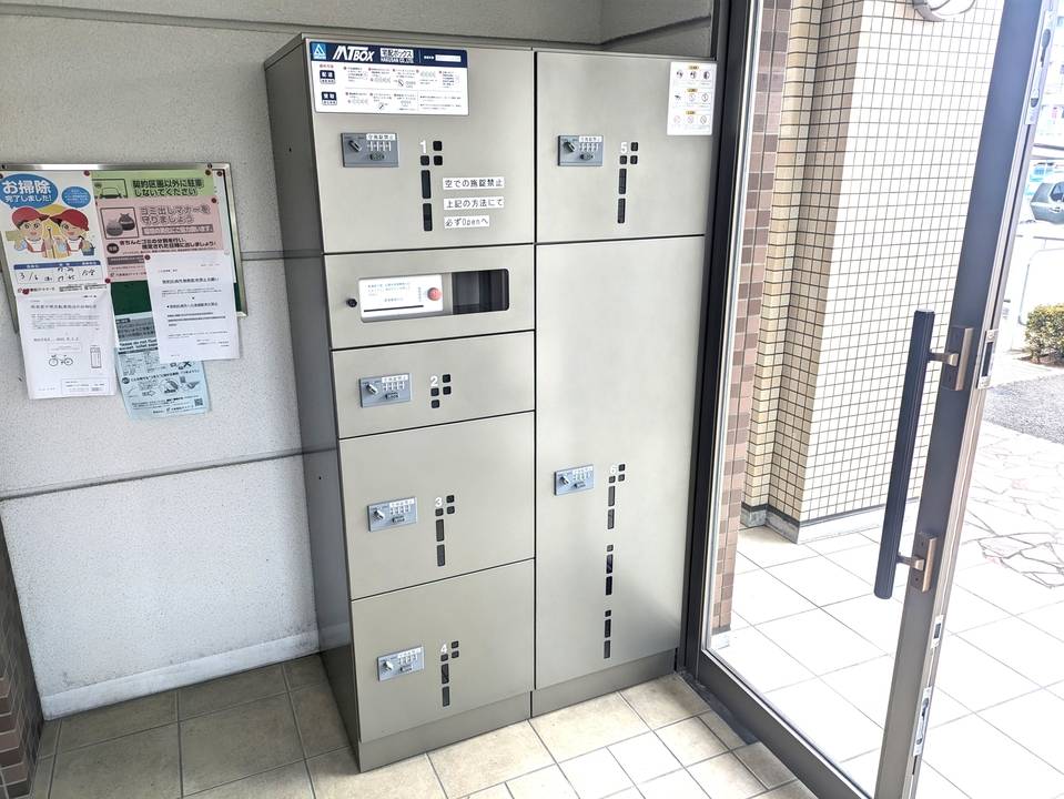 エントランス　宅配ボックス