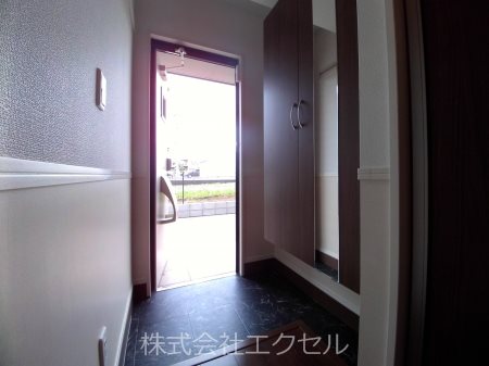 玄関　シューズボックス付きの玄関です。