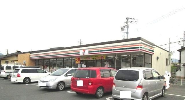 コンビニ　セブンイレブン笛吹高校前店（コンビニ）まで800m