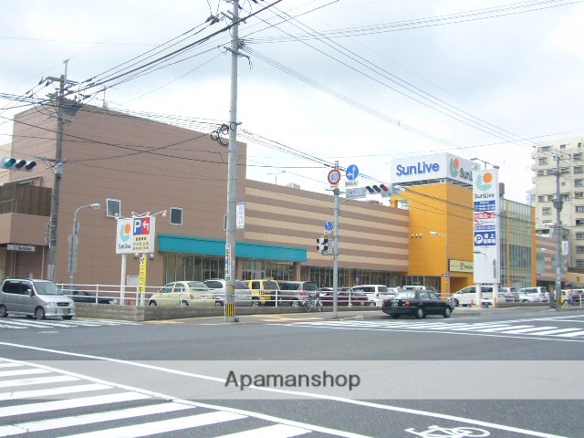 スーパー　サンリブ到津（スーパー）まで724m