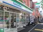 コンビニ　ファミリーマート（コンビニ）まで140m
