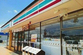 コンビニ　セブンイレブン（コンビニ）まで230m