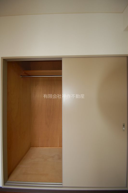 収納　押入