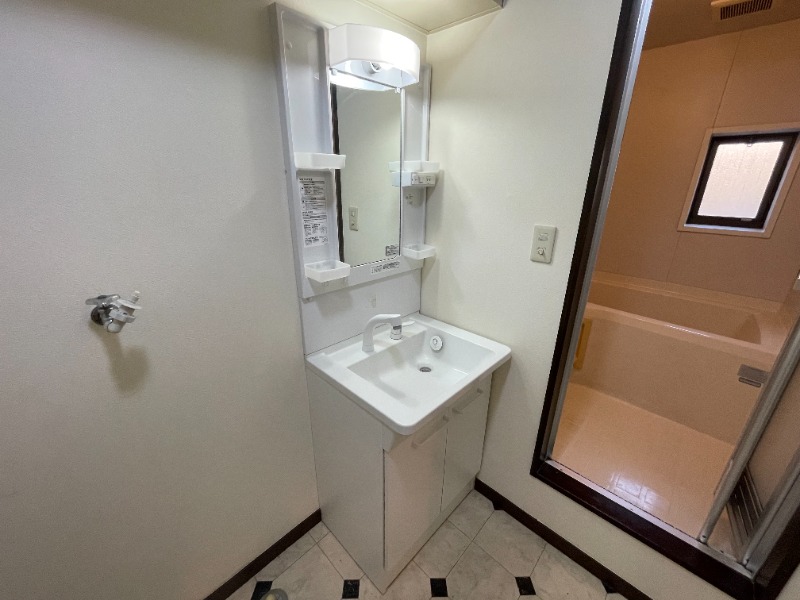 洗面設備　同仕様
