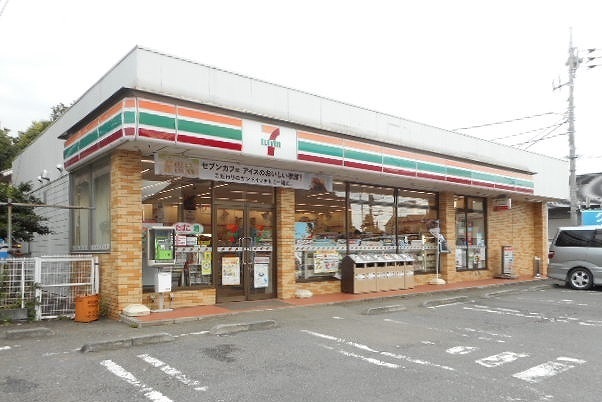 コンビニ　セブンイレブン（コンビニ）まで800m