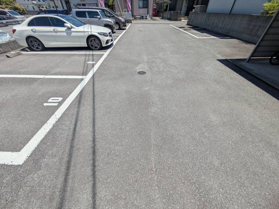 駐車場　駐車場