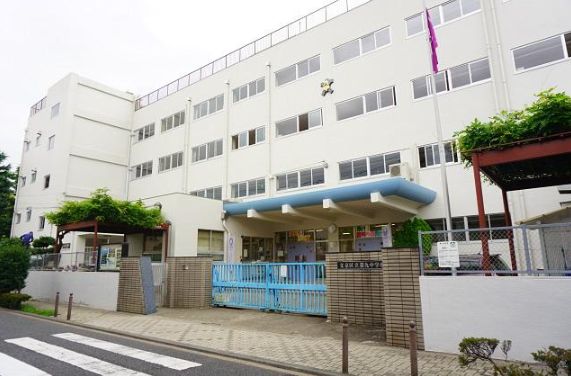 中学校　文京区立第九中学校（中学校）まで421m