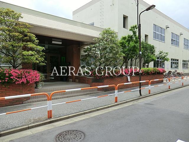 幼稚園・保育園　鹿浜幼稚園（幼稚園・保育園）まで329m