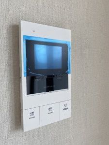玄関　■モニタ付インターホン■ディンプルキー■2重鍵■ダウンライト