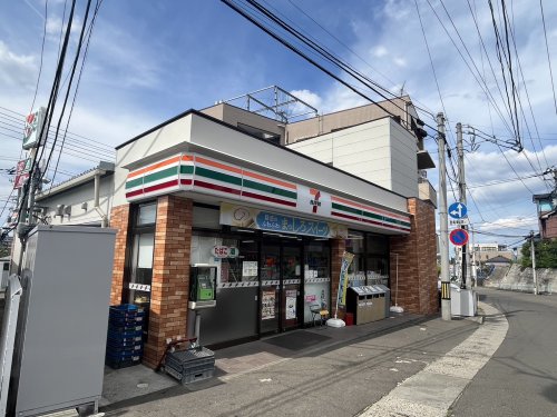 コンビニ　セブンイレブン 東仙台1丁目店（コンビニ）まで325m