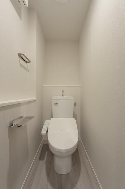 トイレ　※写真は同タイプ住戸です。