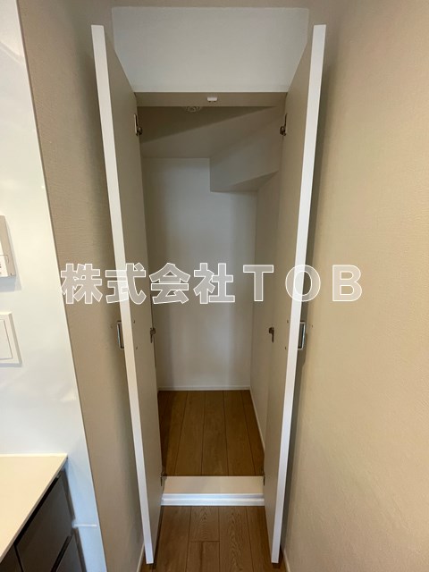 収納　キッチン横収納