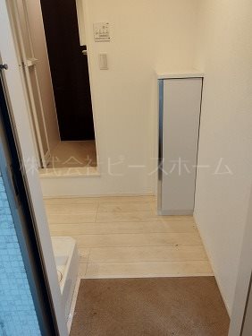 玄関　※別号室参考写真
