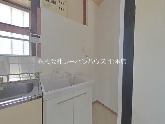 洗面設備　工事中の写真です。