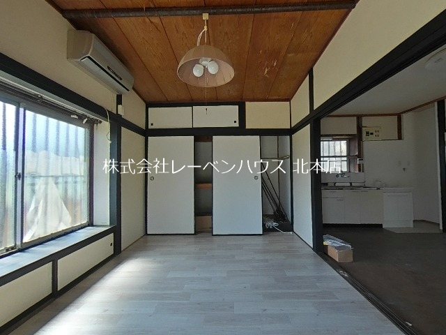 収納　工事中の写真です。