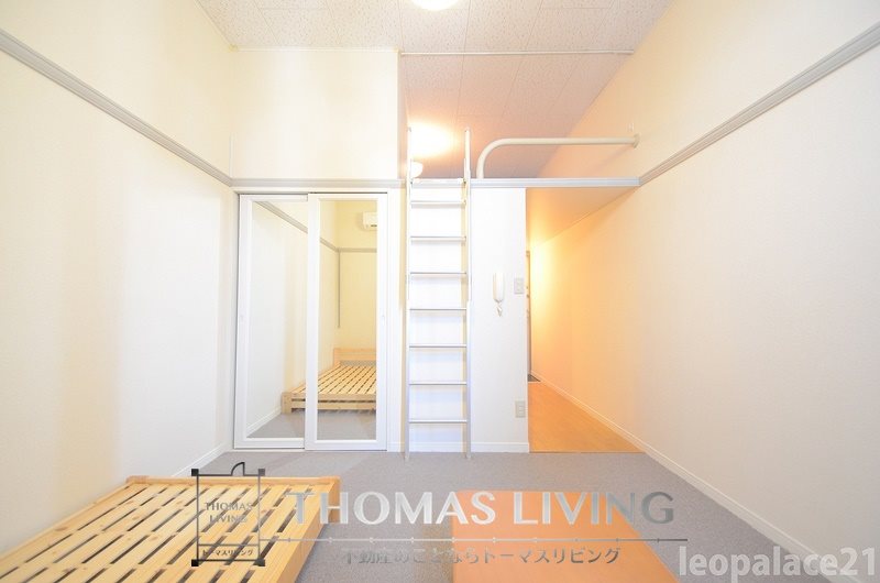 その他部屋・スペース　下は収納になっています。
