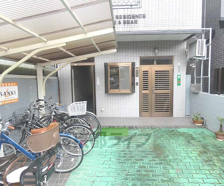 その他共有部分　建物入口です。