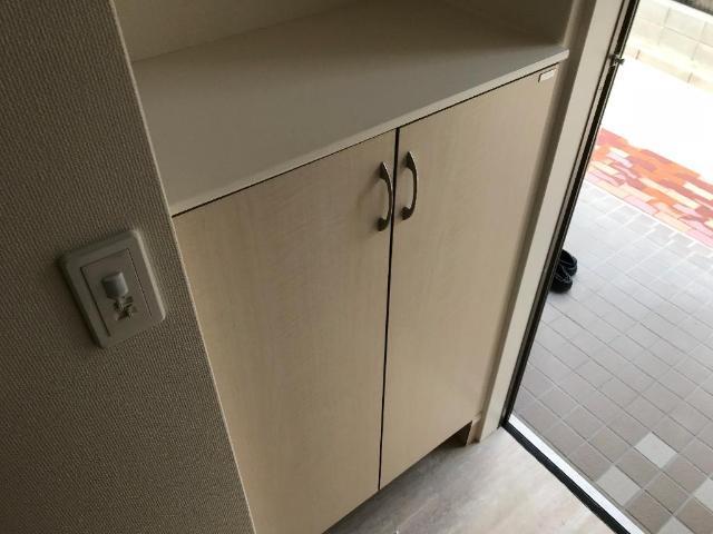 玄関　下駄箱