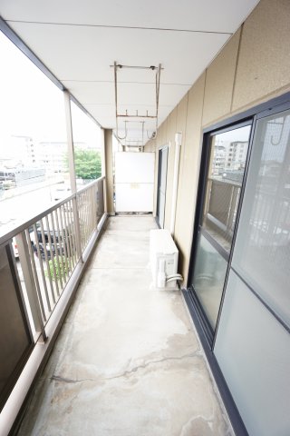 バルコニー　※同物件・同タイプの写真です。