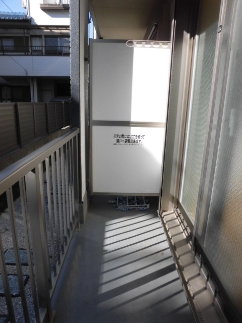 バルコニー　他号室の写真になります。