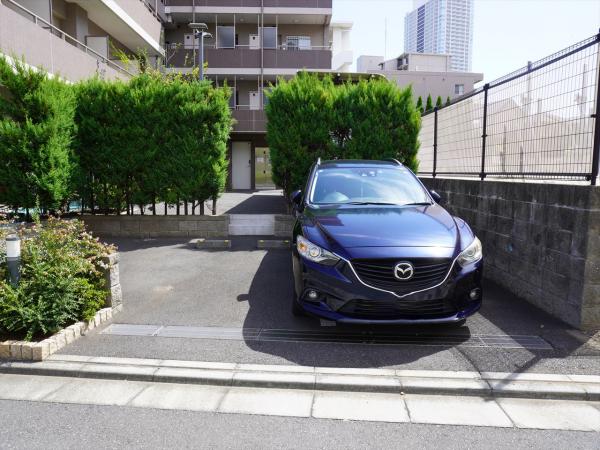 駐車場　駐車場