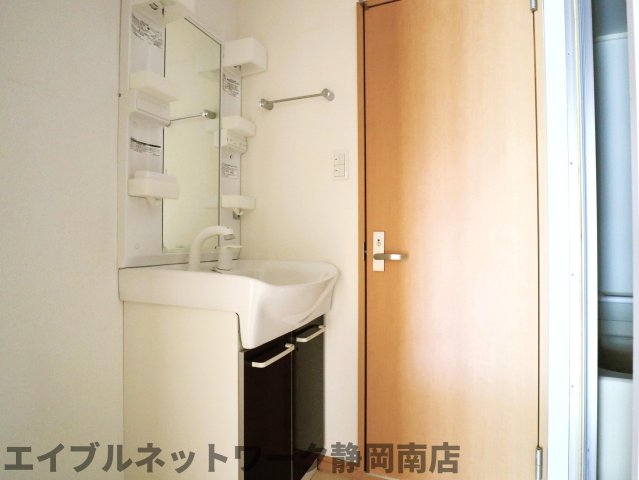 洗面設備　広い洗面スペース