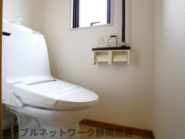 トイレ　トイレもきれいです