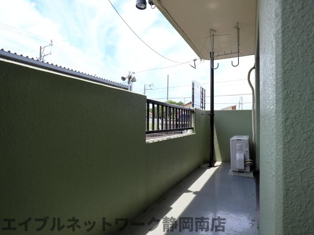 バルコニー　開放的で明るい空間を演出してくれるバルコニーです
