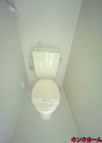 トイレ　写真は別のお部屋のものでございます