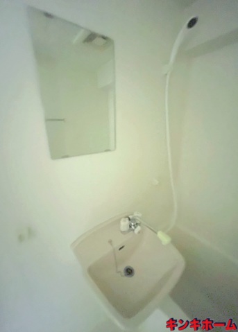 洗面設備　写真は別のお部屋のものでございます