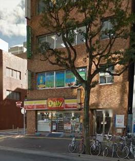 コンビニ　デイリーヤマザキ福岡赤坂1丁目店（コンビニ）まで246m