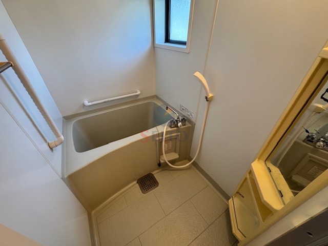 バス・シャワールーム　別部屋の参考写真になります