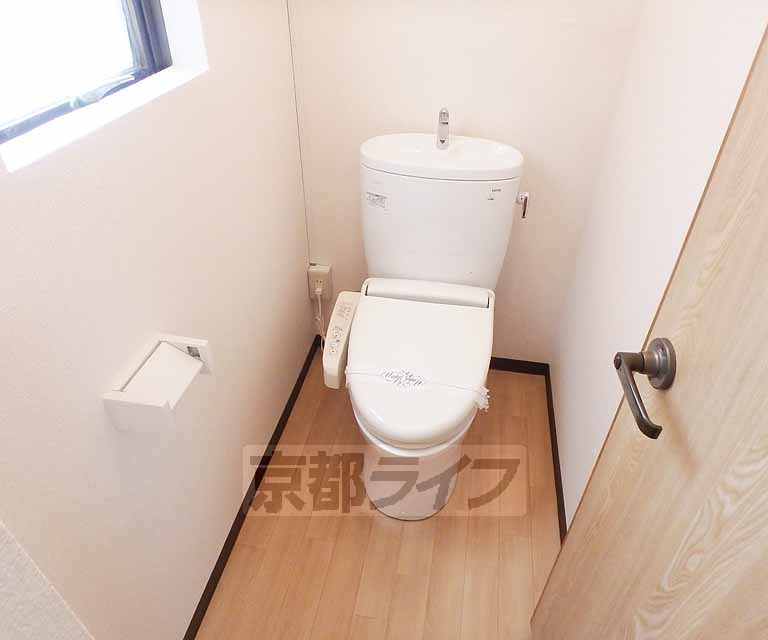 トイレ　清潔感のあるトイレです