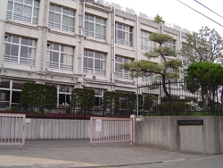 小学校　川崎市立下作延小学校（小学校）まで680m