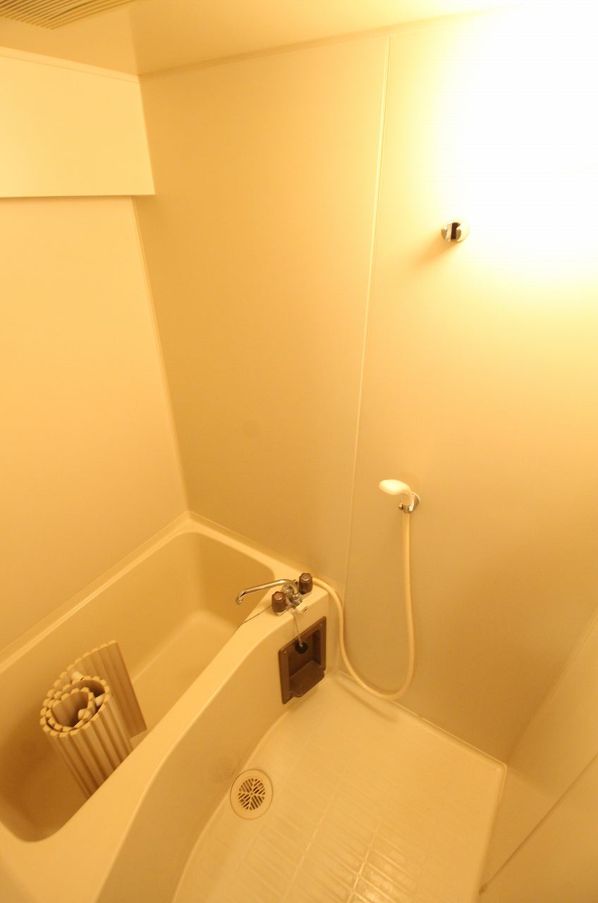 バス・シャワールーム　別の部屋の写真です