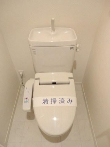 トイレ　温水洗浄便座