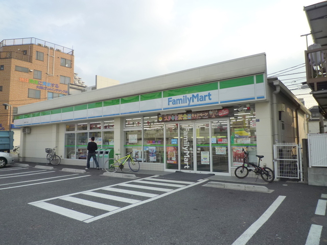 コンビニ　ファミリーマート（コンビニ）まで235m