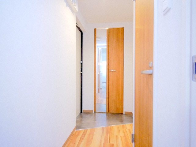 玄関　広々とした玄関です♪